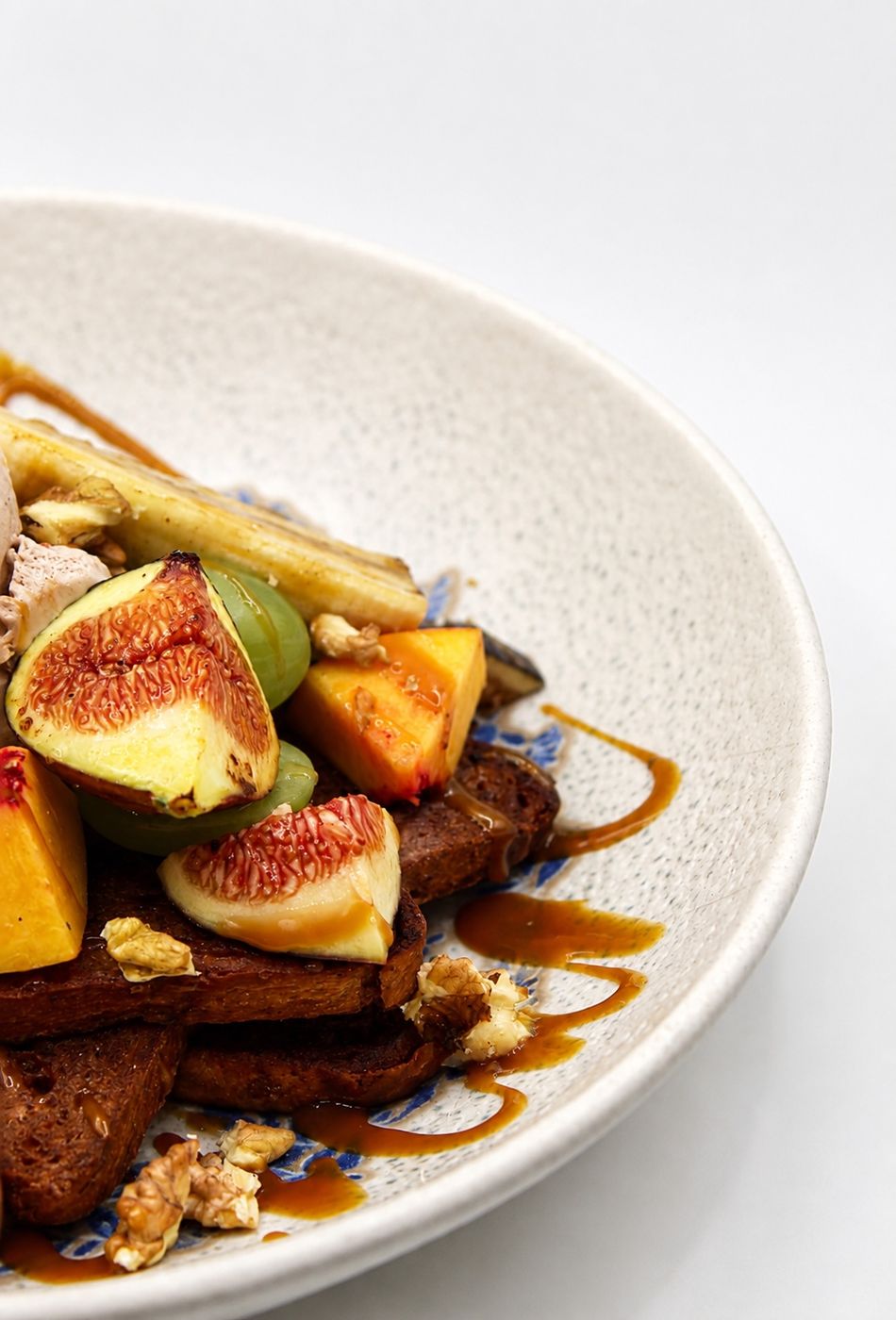 French toast with figs and caramel